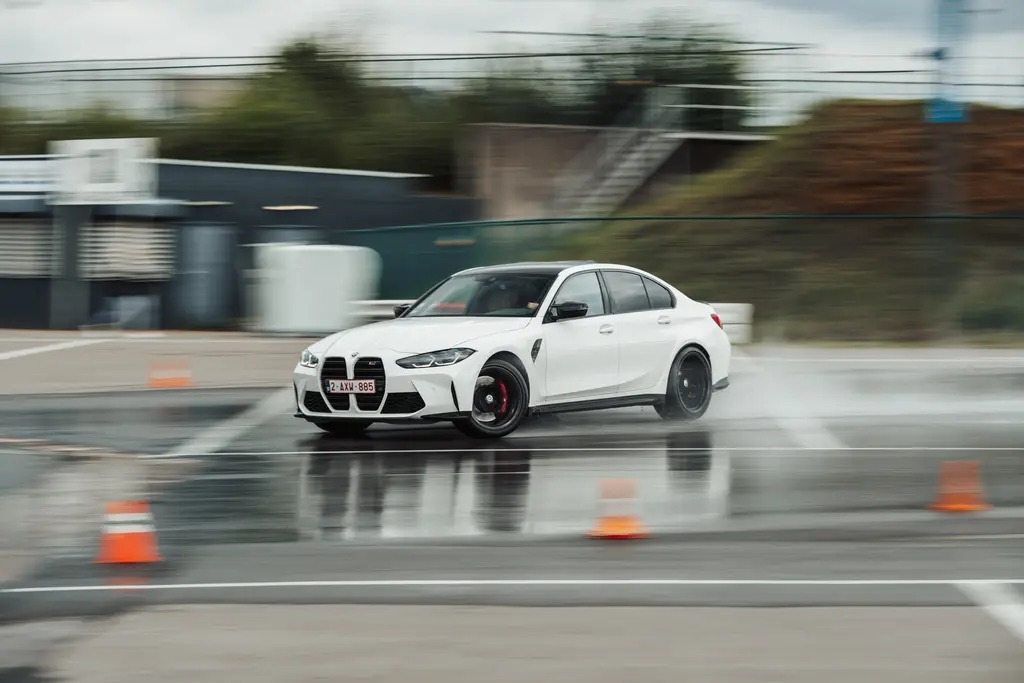 Bon cadeau : École de drift avec sa propre voiture